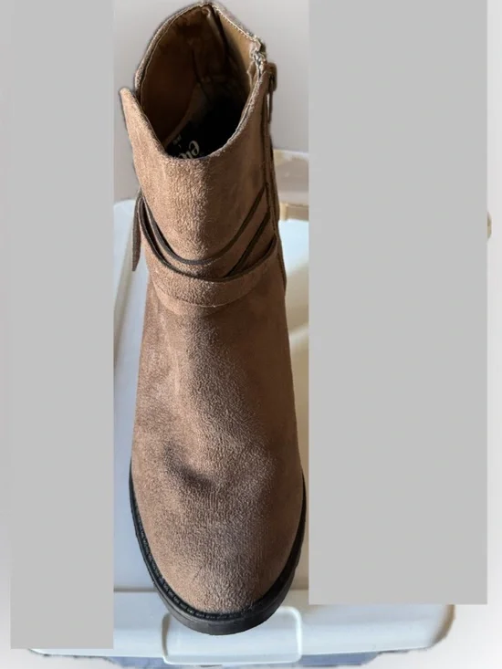 ETC! Women's Taupe Suede Ankle Boot with Block Heel. - Picture 3 of 4